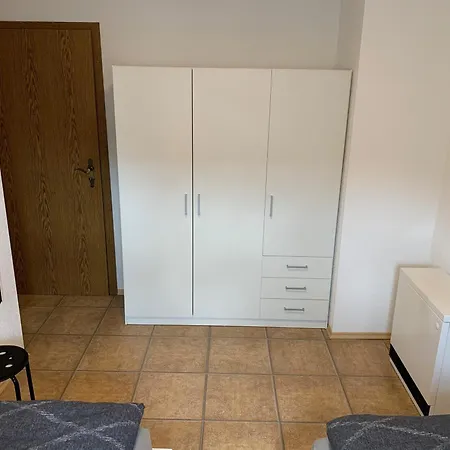 Lix Direkt Am Waldrand